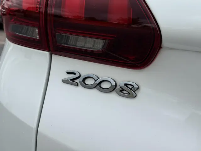 Peugeot 2008 1.2 PureTech Blue Lion 2017 Benzine 32