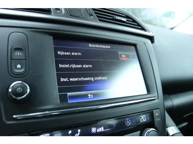 Renault Kadjar 1.2 TCe INTENS AUT. 2016 Benzine 31