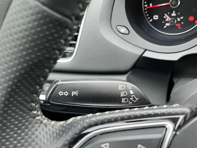 Audi Q3 1.4 TFSI CoD Sport Advance Sport 2018 Benzine 48