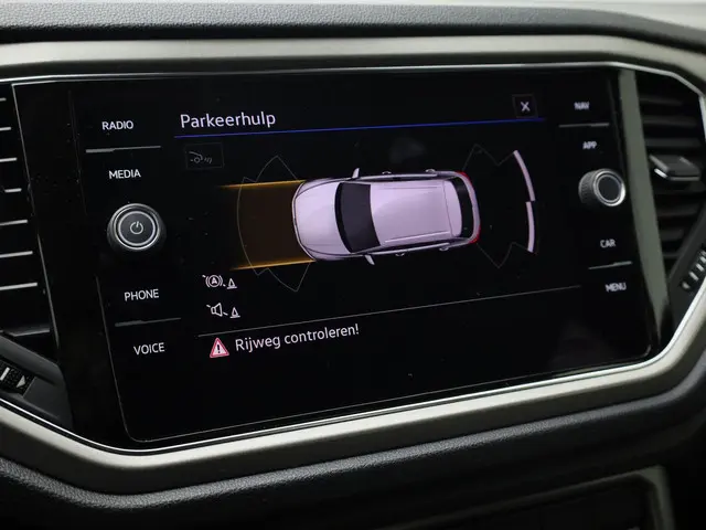 Volkswagen T-Roc 1.0TSI/110PK 2021 Benzine 36