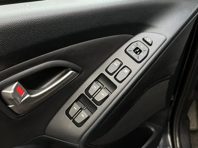 Hyundai ix35 2.0i Active 2012 Benzine 9