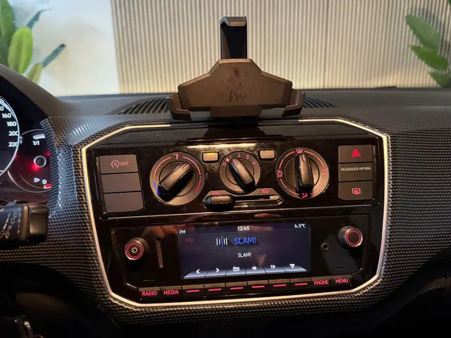 Volkswagen up! 1.0 BMT high up! Airco 2017 Benzine 15