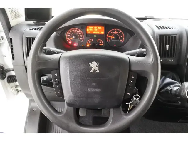 Peugeot Boxer 330 2.2 HDi L2H1 Profit+ 2014 Diesel 21