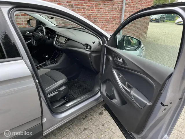 Opel Grandland X 1.2 Turbo Ultimate 2018 Benzine 24
