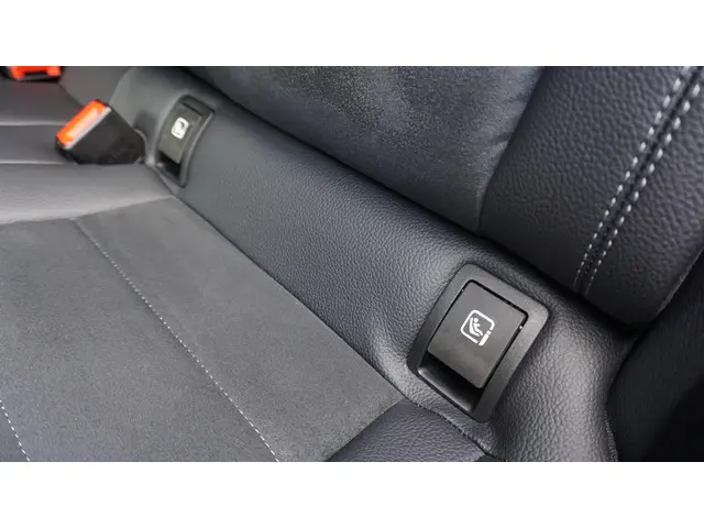 Mercedes-Benz GLC Coupé 300 245pk 4MATIC 2017 Benzine 26