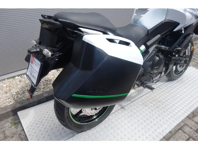 Kawasaki Versys 650 GRAND TOURER 2018 Benzine 10