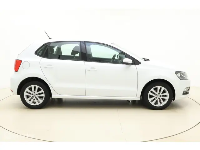 Volkswagen Polo 1.2 TSI Comfortline 2015 Benzine 9