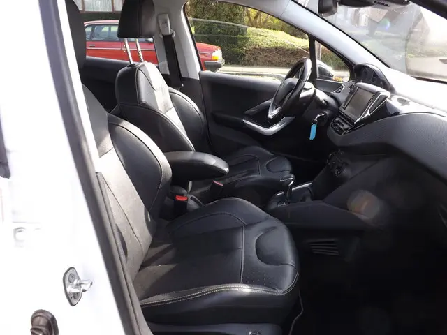 Peugeot 208 1.2 PureTech Première | AUTOMAAT 2016 Benzine 12