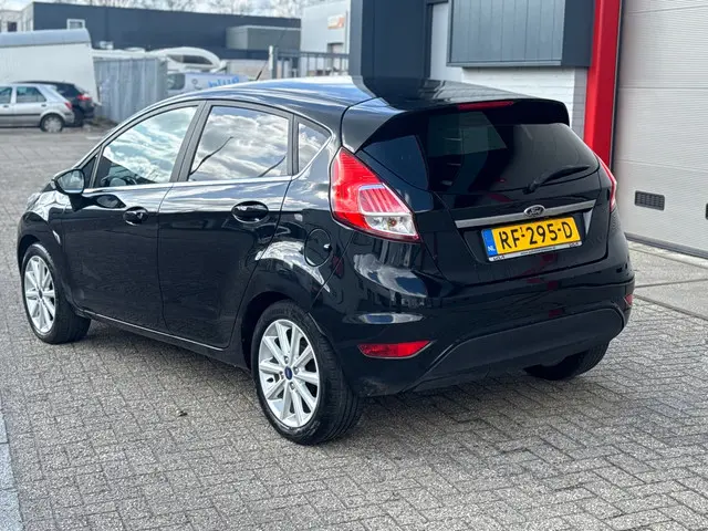 Ford Fiesta 1.0 EcoBoost Candy Blue Edition 2016 Benzine 4