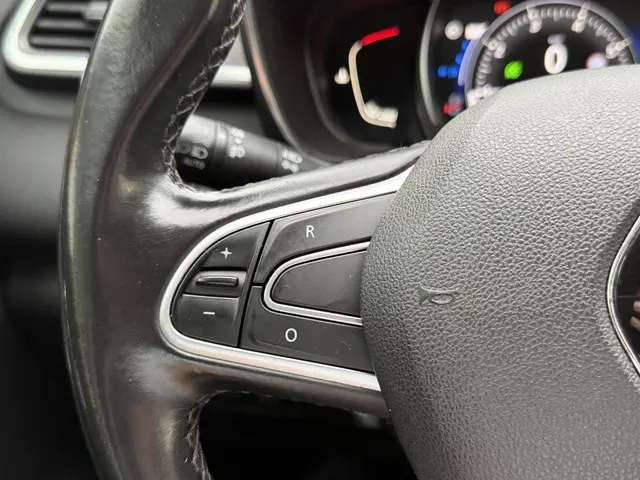 Renault Kadjar 1.2 TCe Bose 2016 Benzine 17