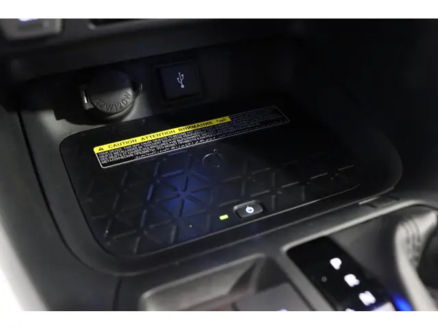 Toyota RAV4 2.5 Hybrid AWD Bi-Tone, 2020 Hybride Benzine 26