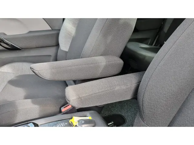 Citroën C4 Picasso 1.2 PureTech Selection 2017 Benzine 29
