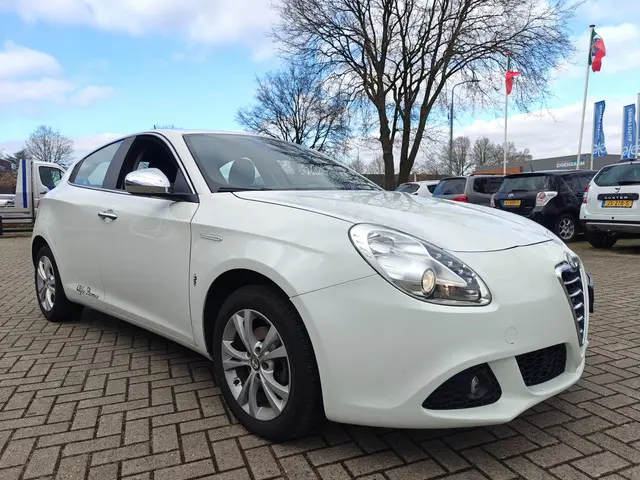 Alfa Romeo Giulietta 1.4 T Distinctive 2012 Benzine 6