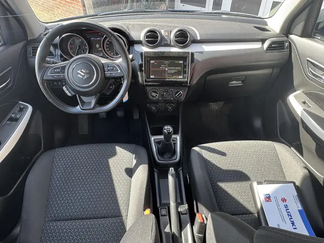 Suzuki Swift 1.2 Select Smart Hybrid 2022 Benzine 12