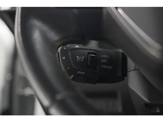Peugeot e-2008 EV GT Pack 50 kWh 2021 Elektrisch 40