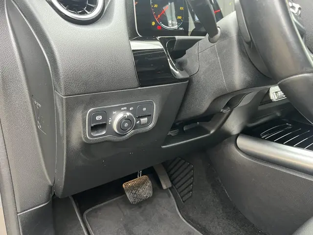 Mercedes-Benz B-Klasse 180 Launch Edition 2020 Benzine 49