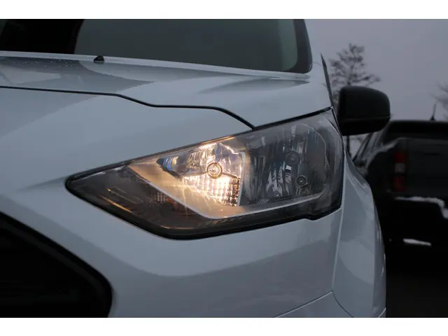 Ford Transit Connect 1.5 EcoBlue L2 Trend 2023 Diesel 28