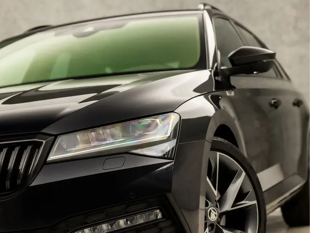 Škoda Superb Combi 1.5 TSI Sportline 2020 Benzine 14