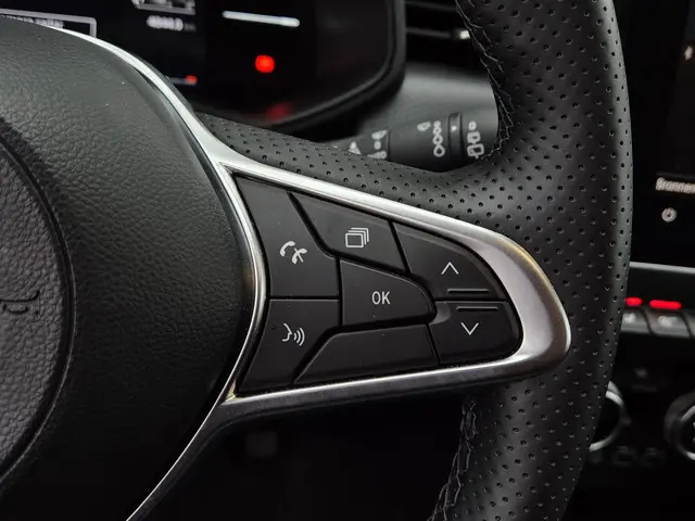 Mitsubishi Colt 1.0T MT First Edition 2024 Benzine 25