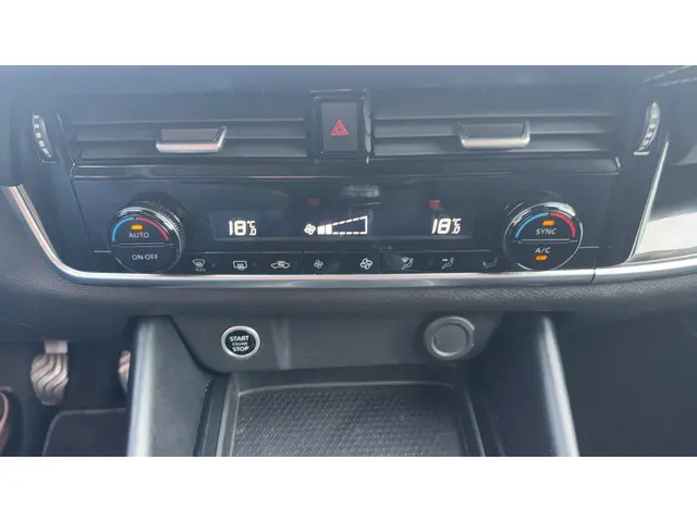 Nissan QASHQAI 1.3 MHEV N-Connecta 2023 Benzine 11