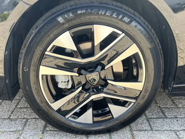 Peugeot 208 1.2 100 pk Allure 2024 Benzine 33