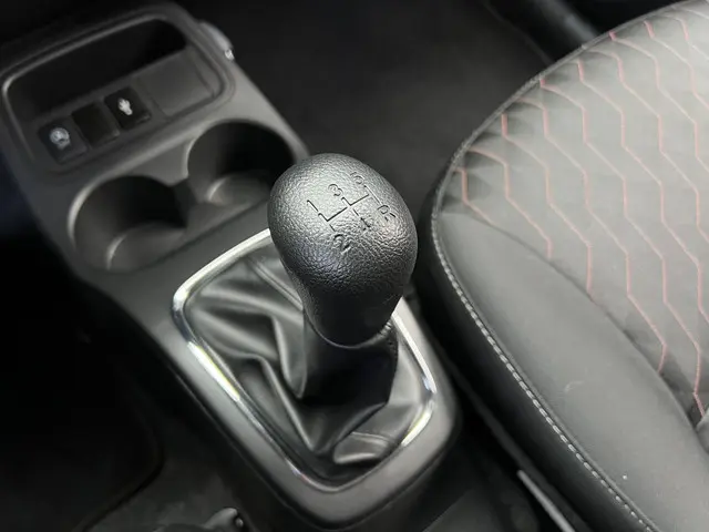 Mitsubishi Space Star 1.2 Dynamic 2024 Benzine 24