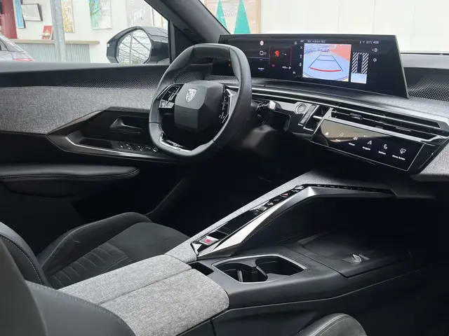 Peugeot 3008 Hybrid 136 GT 2024 Hybride Benzine 26