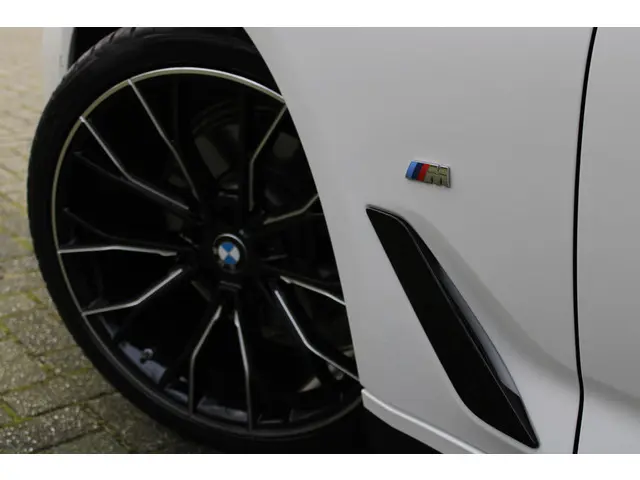 BMW 5 Serie Touring 520i 2022 Benzine 13