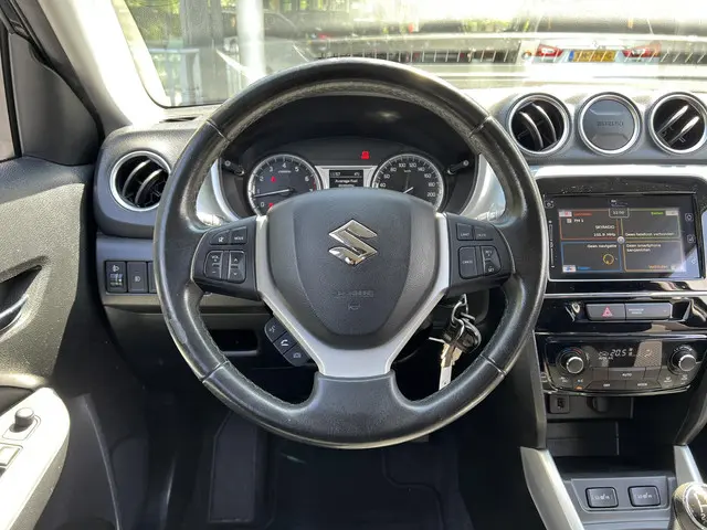 Suzuki Vitara 1.6 Exclusive 2016 Benzine 30