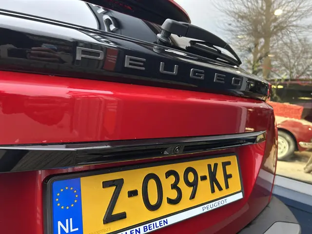 Peugeot 2008 1.2 Turbo 100 PK Allure 2024 Benzine 37