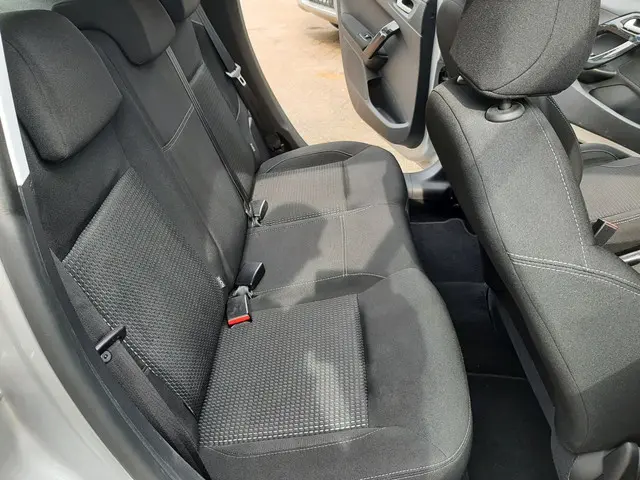 Peugeot 208 1.2 PureTech Blue Lease Allure 2018 Benzine 6