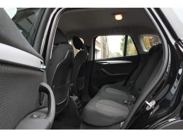 BMW X1 xDrive25e Executive 2020 Hybride Benzine 8