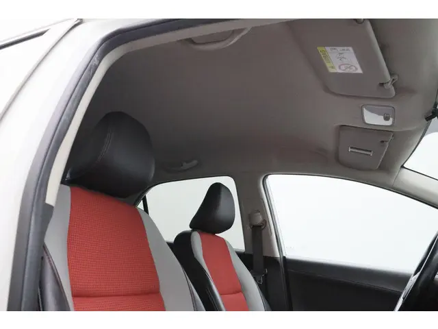 Kia Picanto 1.2 CVVT SportsLine 2015 Benzine 34