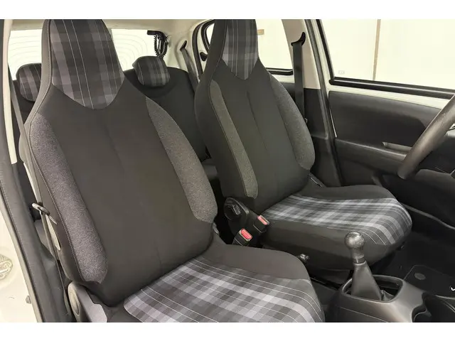 Peugeot 108 1.0 e-VTi Active 2018 Benzine 7