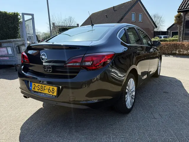Opel Astra 1.4 TURBO DESIGN EDITION 2013 Benzine 7