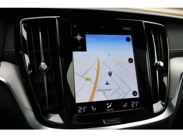 Volvo V60 T6 Recharge AWD R-Design 2022 Hybride Benzine 50
