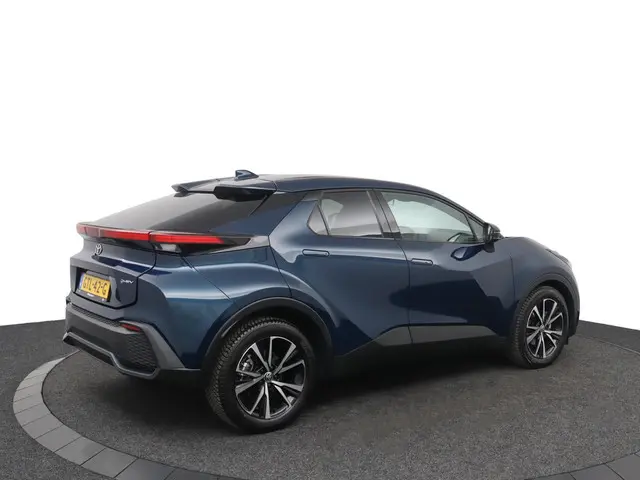 Toyota C-HR 1.8 Hybrid 140 Dynamic 2024 Hybride Benzine 2