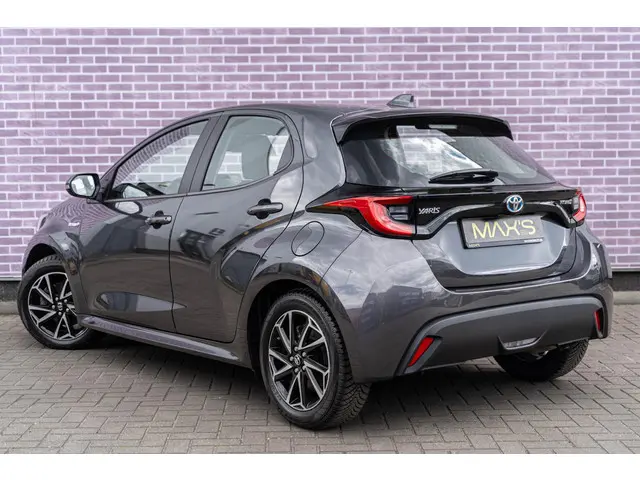 Toyota Yaris 1.5 Hybrid Dynamic 2021 Hybride Benzine 10