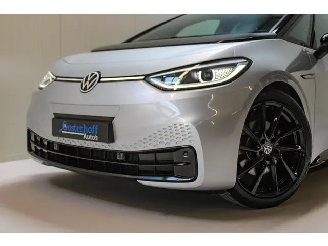 Volkswagen ID.3 Pro 58 kWh | LEDER | UNIEK! | 2020 Elektrisch 18