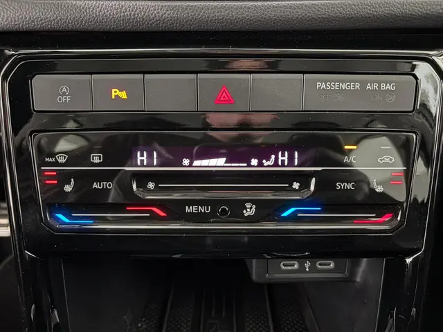 Volkswagen T-Cross 1.0 TSI 2025 Benzine 11