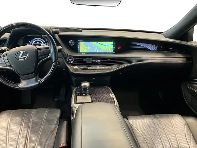 Lexus LS 500h AWD Executive Line 2019 Hybride Benzine 4