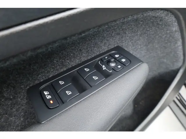 Volvo XC40 2.0 B3 Black Edition 2025 Benzine 8