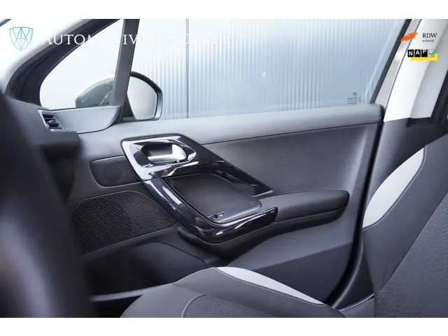 Peugeot 2008 1.2 VTi 82 pk ACTIVE 2014 Benzine 31
