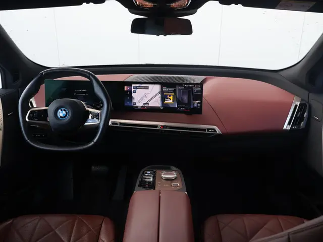 BMW iX xDrive50 High Executive 112 kWh 2022 Elektrisch 17