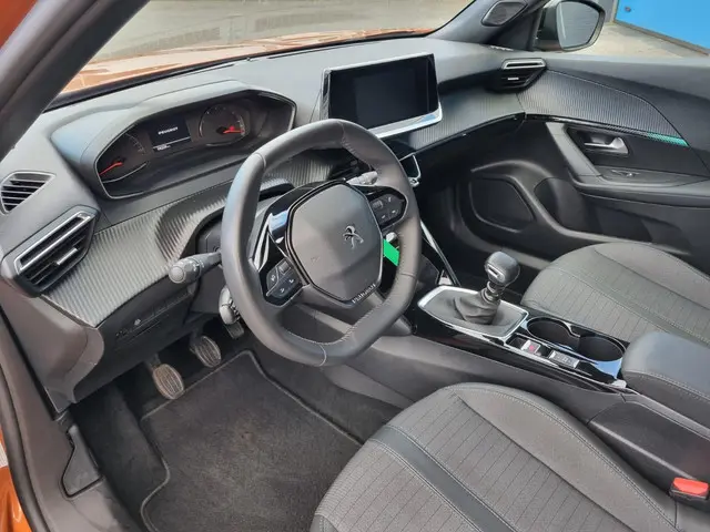 Peugeot 2008 1.2 PureTech Allure 2023 Benzine 5