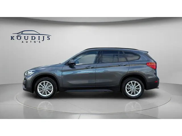 BMW X1 SDrive20i Executive, 1ste eigenaar 2017 Benzine 6
