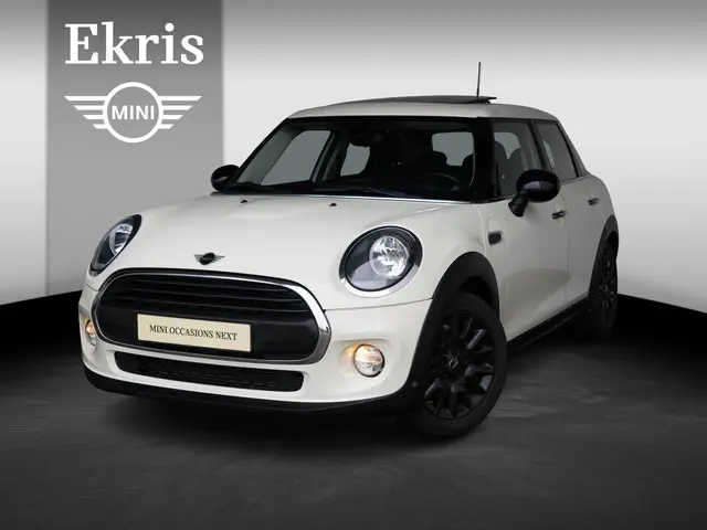 MINI 5-Deurs One 2019 Benzine