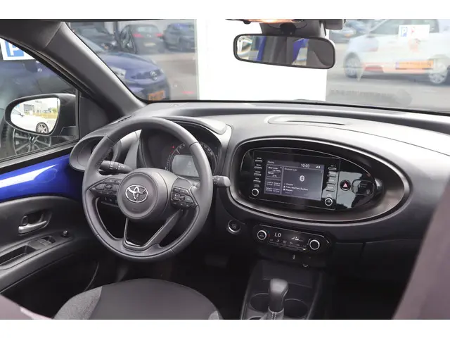 Toyota Aygo X 1.0 VVT-i AIR PLAY AUTOMAAT 2024 Benzine 10