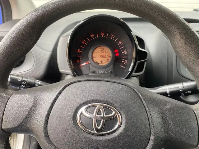 Toyota Aygo 1.0 VVT-i x-now 2016 Benzine 10