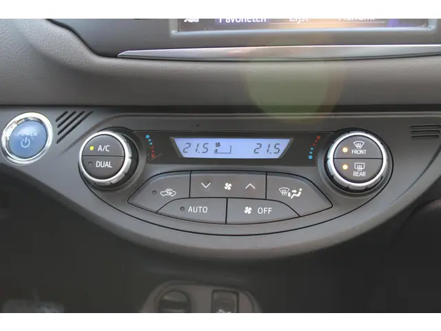 Toyota Yaris 1.5 Hybrid Dynamic 2019 Hybride Benzine 24